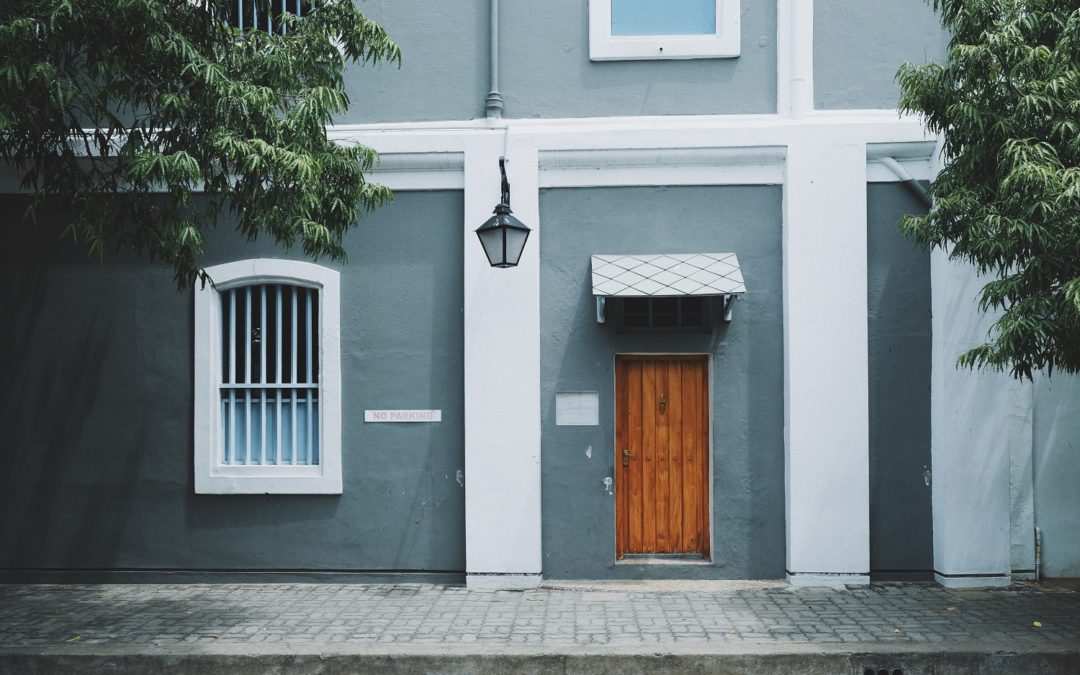 Making the Case, Directly: A Messenger at Your Door